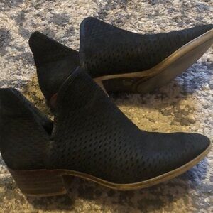 Lucky brand bootie 6.5 like new